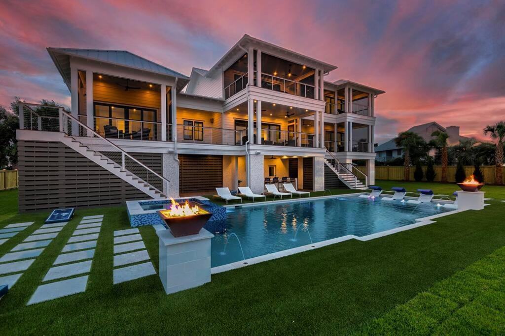 New Waterfront Home With Deep Water Dock 아일오브팜 외부 사진