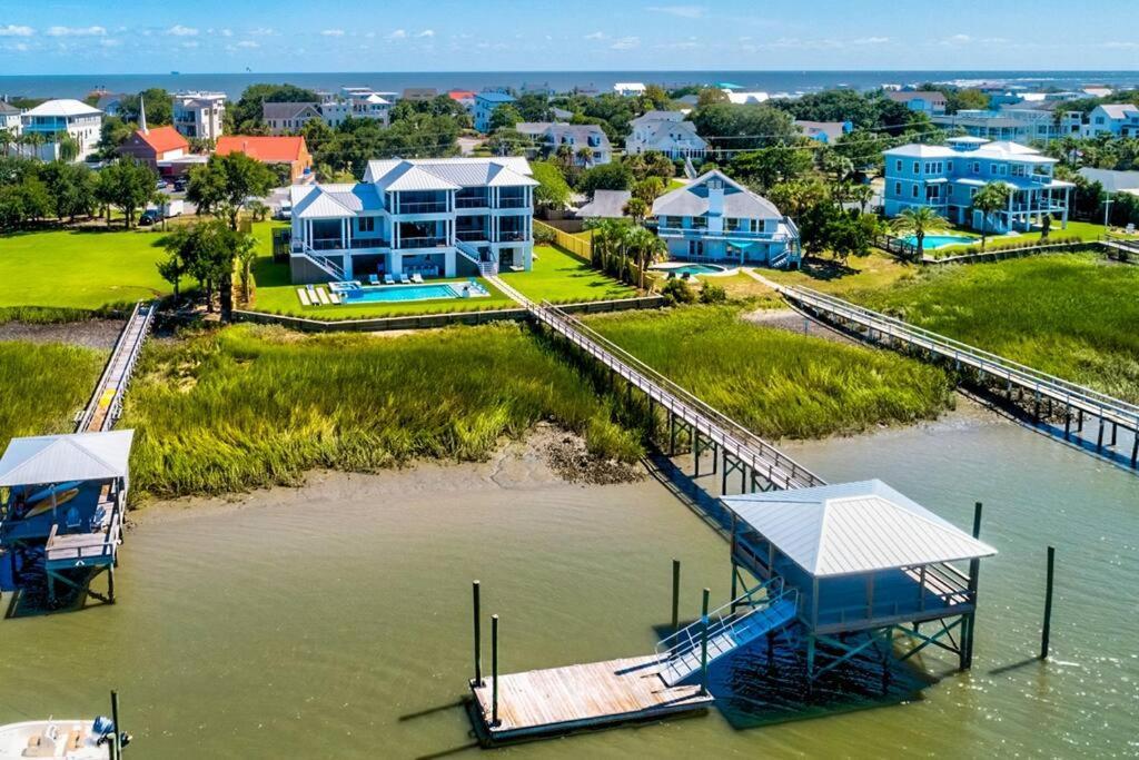 New Waterfront Home With Deep Water Dock 아일오브팜 외부 사진